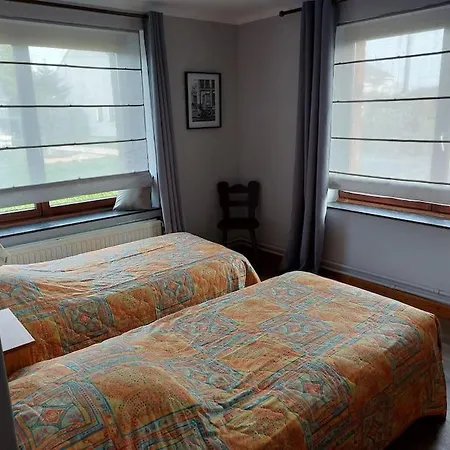 Ferienhaus Le Reposoir Maison Spacieuse Avec Feu Au Bois